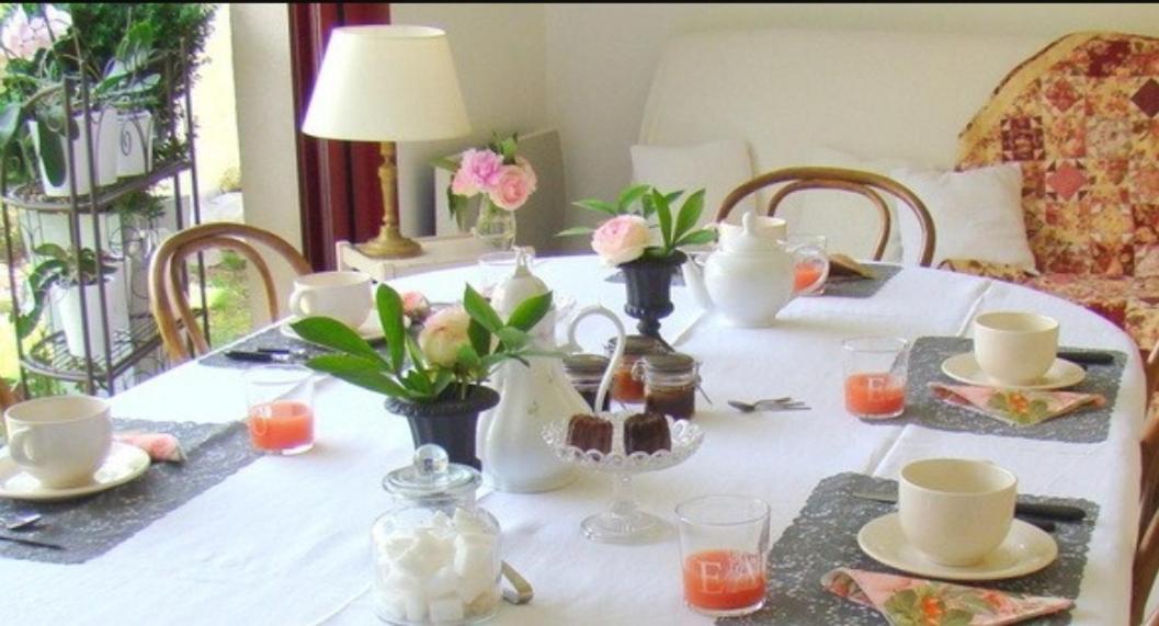 La Maison Du Bourg B&B ピュイスガン エクステリア 写真