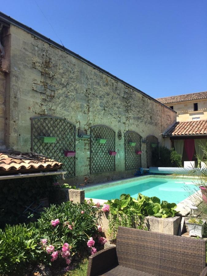 La Maison Du Bourg B&B ピュイスガン エクステリア 写真
