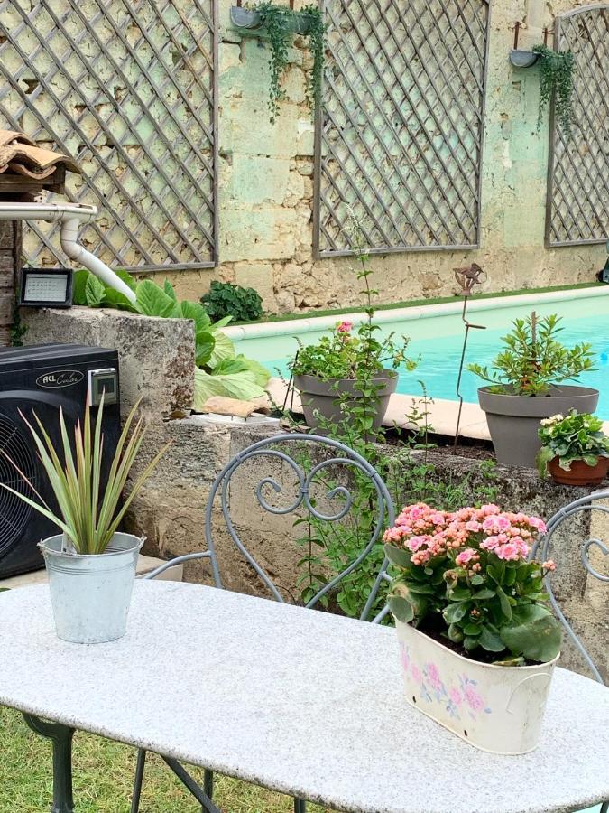 La Maison Du Bourg B&B ピュイスガン エクステリア 写真