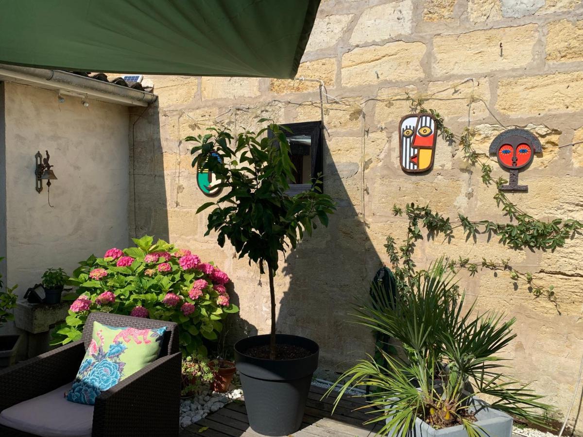 La Maison Du Bourg B&B ピュイスガン エクステリア 写真