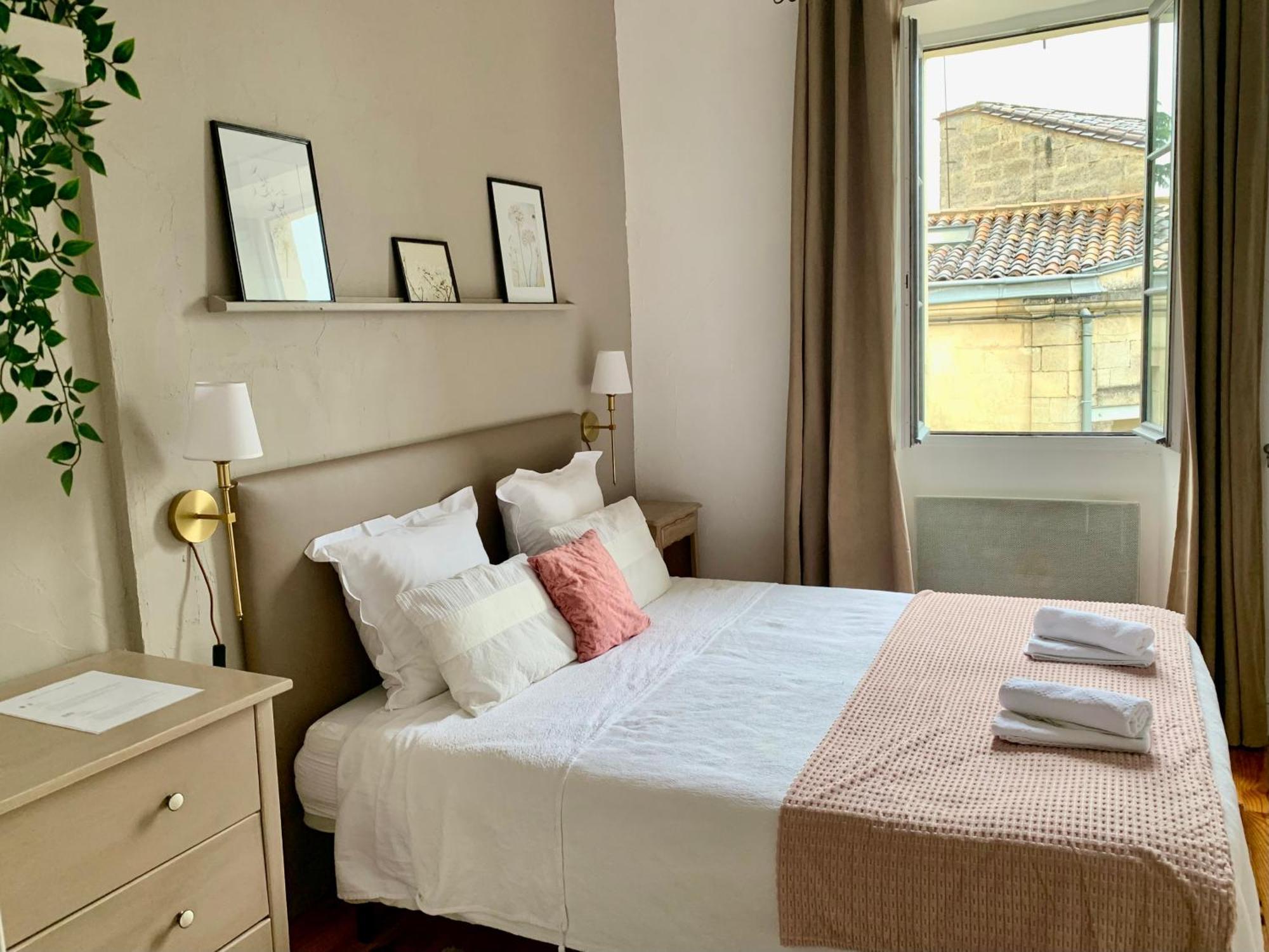 La Maison Du Bourg B&B ピュイスガン エクステリア 写真
